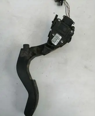 Audi A4 S4 B5 8D Accelerator throttle pedal 8D1721523