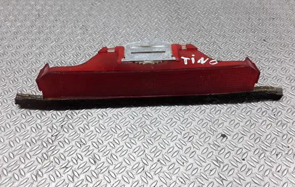 Nissan Almera Tino Third/center stoplight
