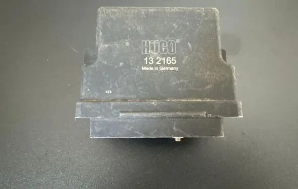 Volkswagen II LT Glow plug pre-heat relay 132165