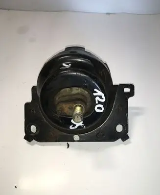 Toyota Land Cruiser (J120) Engine mount bracket