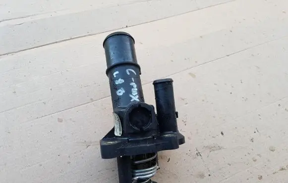Ford Focus C-MAX Thermostat housing 