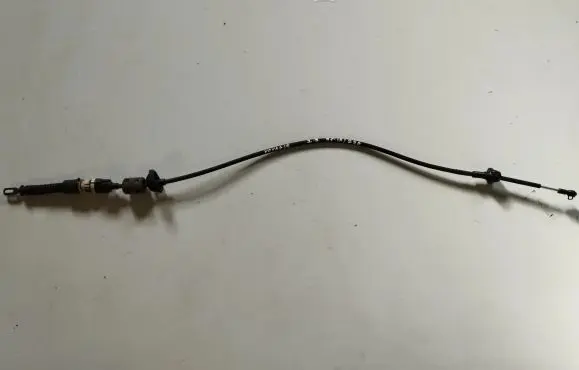 Gear shift cable linkage