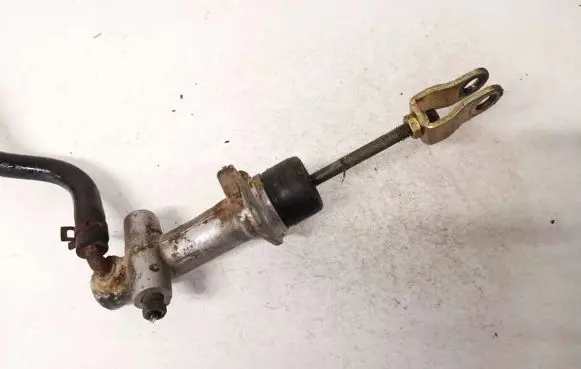 Chevrolet Aveo Clutch master cylinder