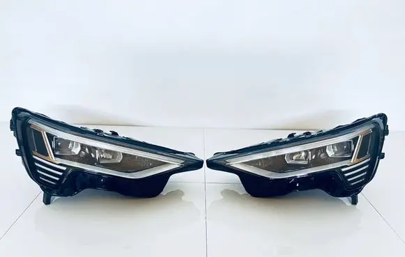 Audi e-tron Headlights/headlamps set 4KE941039 4KE941040
