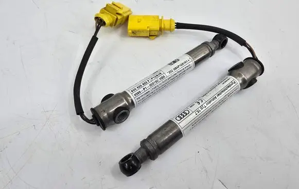Audi A3 S3 8V Bonnet Pedestrian Airbag Actuator 8V0823823F