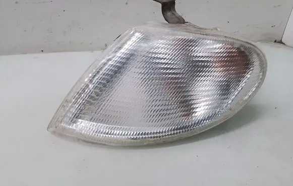 Ford Galaxy Front indicator light