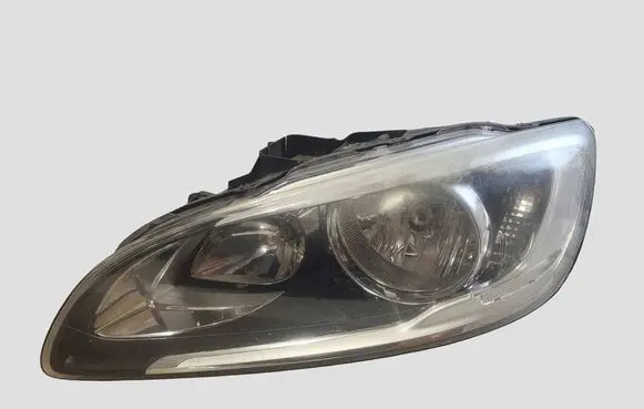 Volvo V60 Headlight/headlamp 31358099