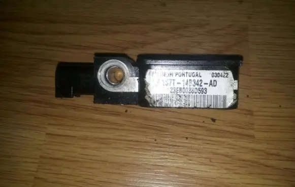 Ford Mondeo Mk III Airbag deployment crash/impact sensor 1s7t14b342ad 1s7t-14b342-ad