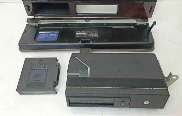 CD/DVD changer