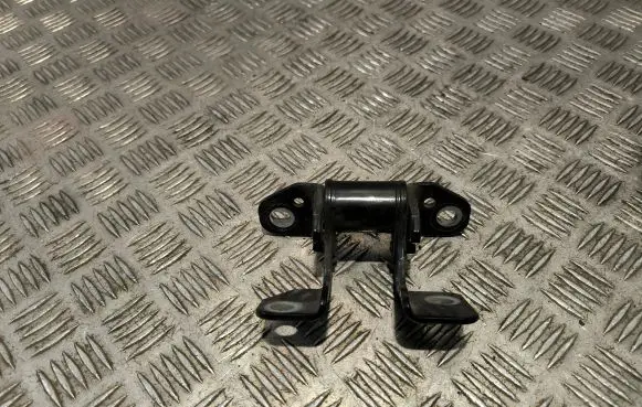Jeep Grand Cherokee Tailgate/trunk/boot hinge 669