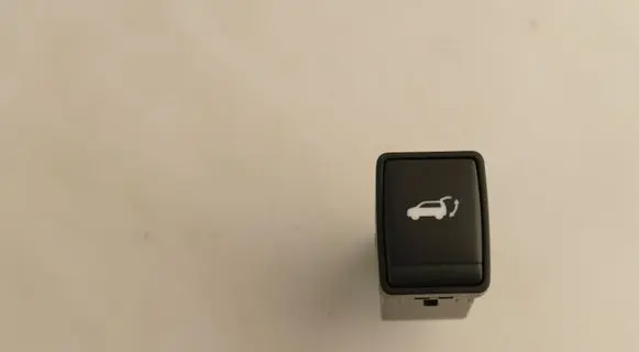 Nissan X-Trail T32 Tailgate/boot open switch button 2610A