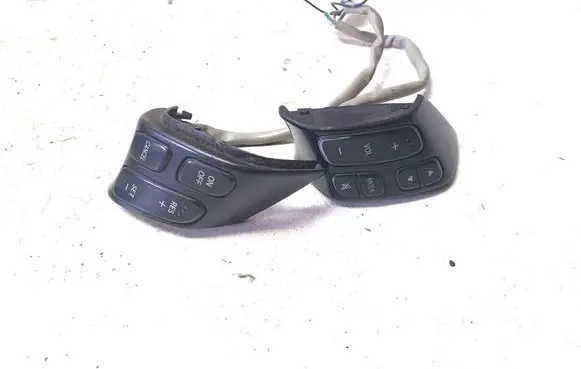 Mazda 5 Steering wheel buttons/switches 153769