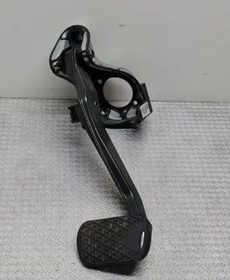 Mercedes-Benz E C207 W207 Brake pedal A2042902001 126232562 204290056