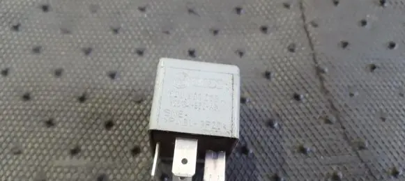 Audi A4 S4 B7 8E 8H Other relay 8D0951253A V23134-B52-X301