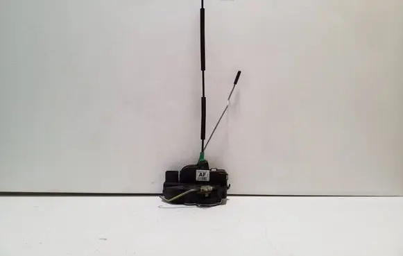 Chevrolet Orlando Rear door lock 13578245