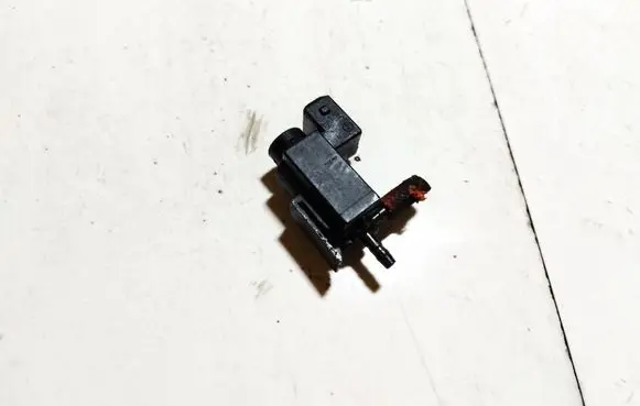 BMW 5 GT F07 Turbo solenoid valve 7810831