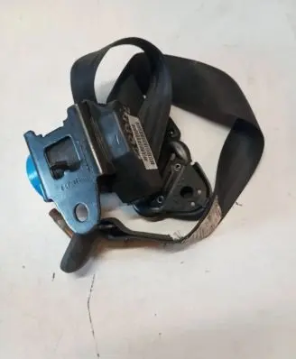 Middle seatbelt (rear)