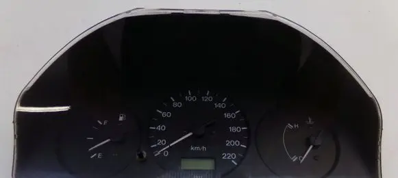 Mazda 323 F Speedometer (instrument cluster)