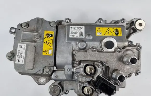 Voltage converter inverter