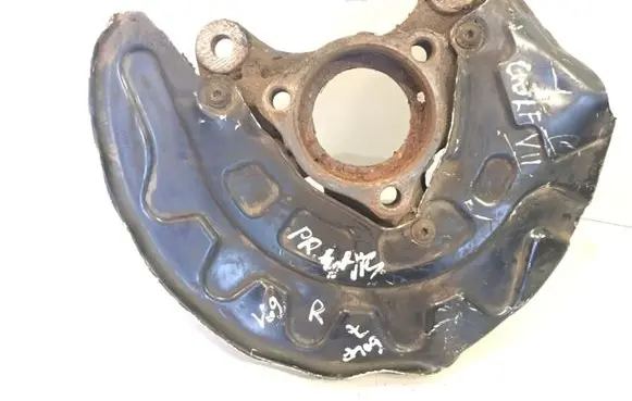 Volkswagen Golf VII Front wheel hub spindle knuckle