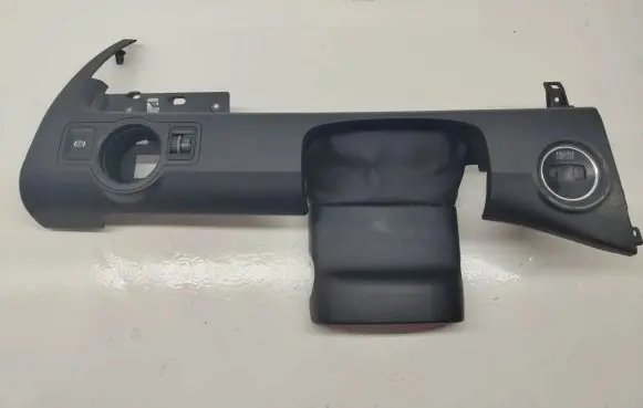Volkswagen PASSAT B6 Steering wheel column trim 3C1857200 T0028582