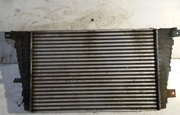 Opel Zafira B Intercooler radiator 13223395