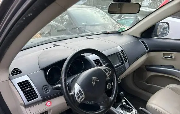 Citroen C-Crosser Dashboard