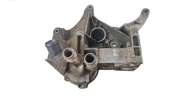 Volkswagen PASSAT B5 Engine mounting bracket 028903143AF