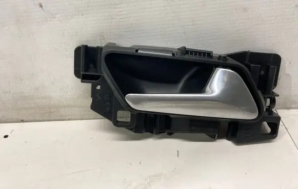Peugeot 3008 II Rear door interior handle 98201552