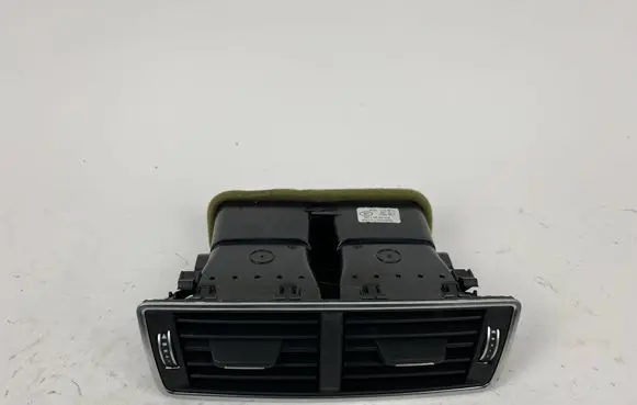 Audi Q7 4M Rear air vent grill 4M0819203F