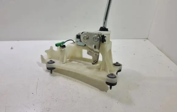 Volvo V40 Gear shifter/selector 1000301099