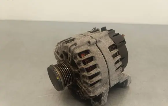 BMW X3 F25 Generator/alternator 8507625 FG23S032 2608668E