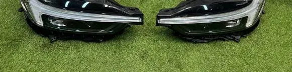 Volvo XC60 Headlights/headlamps set 32337377 32337376