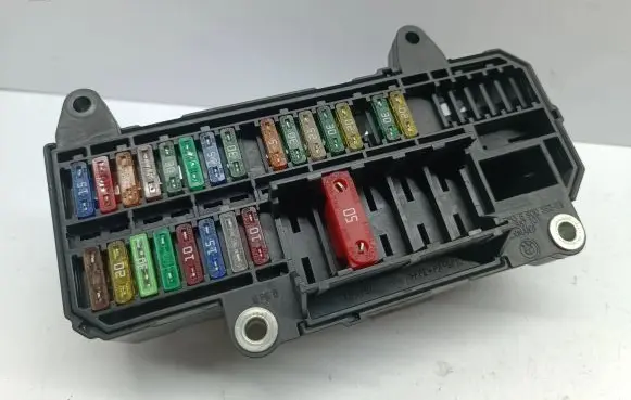 BMW 7 E65 E66 Fuse module 6900583 10688710 61136900583