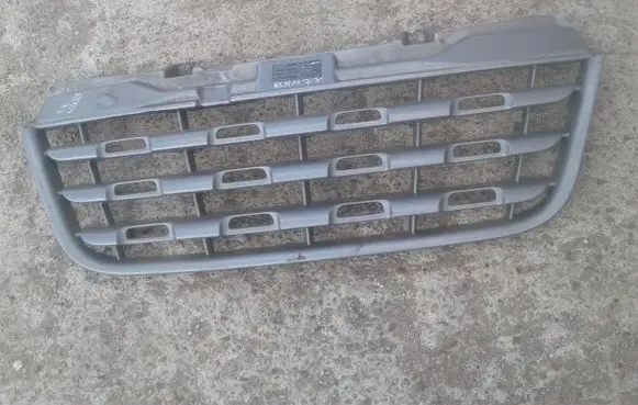Renault Master III Front bumper upper radiator grill 623100256R