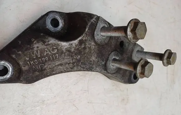Skoda Superb B6 (3T) Gearbox mounting bracket 1K0199117