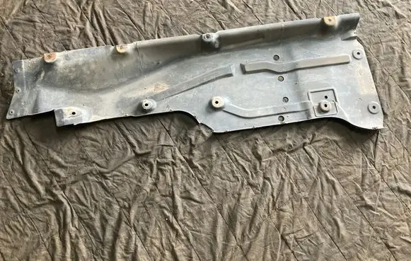 Mercedes-Benz ML W164 Center/middle under tray cover A1646190438