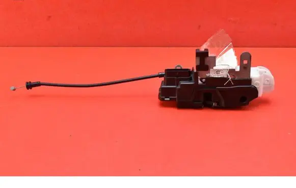 Volvo V40 Front door lock 31391822