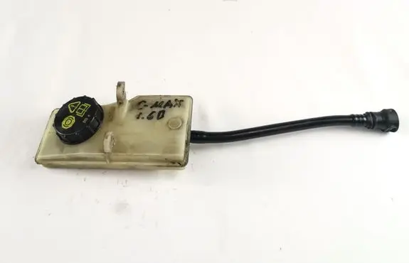 Brake fluid reservoir