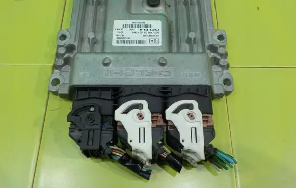 Peugeot 5008 Engine control unit/module 966912580 ZP40