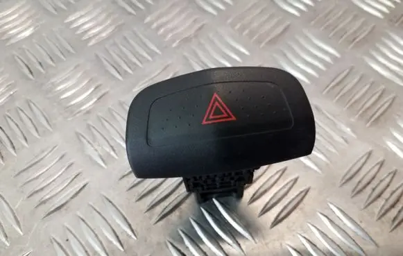 Nissan Primera Hazard light switch