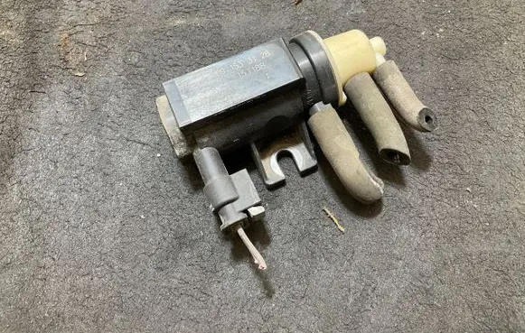 Mercedes-Benz Sprinter W906 Turbo solenoid valve A0091533128 15T188 178208
