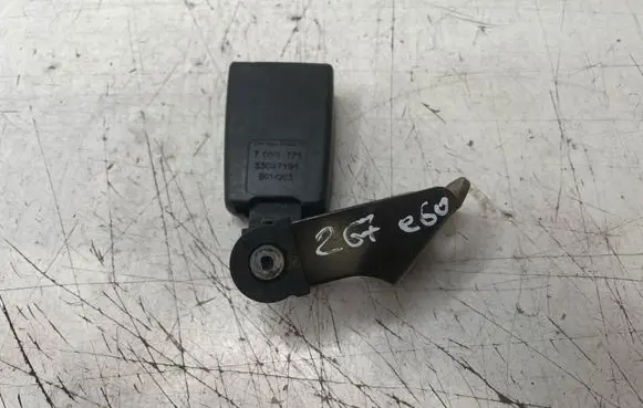 BMW 5 E60 E61 Rear seatbelt buckle 7059771 33027191 B014203