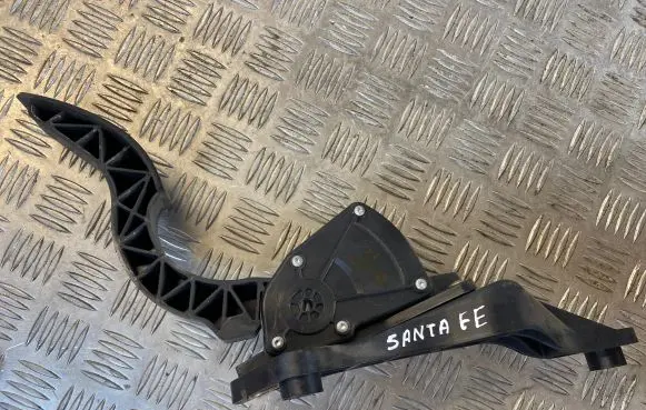 Hyundai Santa Fe Accelerator throttle pedal 327262B100 BCL0338A2B100