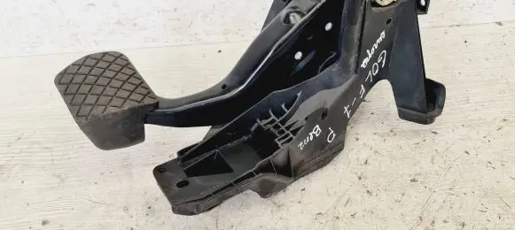 Volkswagen Golf VII Brake pedal 5Q1723058AJ