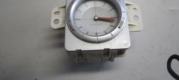Mitsubishi Outlander Clock MR97996