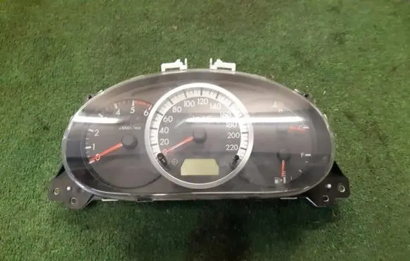 Mazda 5 Speedometer (instrument cluster) C23555430