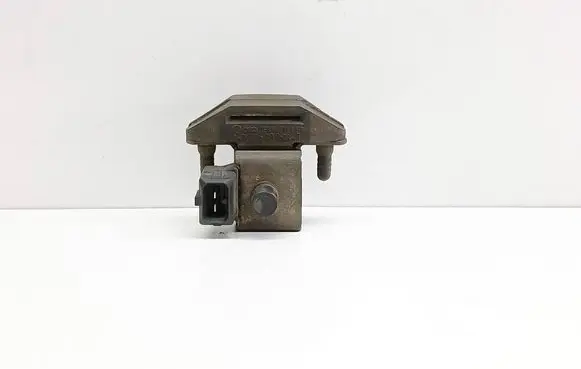 Volkswagen Golf III Turbo solenoid valve 028906283A