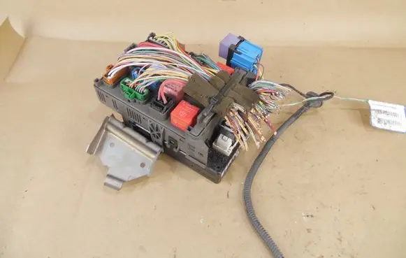 Renault Espace - Grand espace IV Fuse module 8200283811 8200316852 8200315956