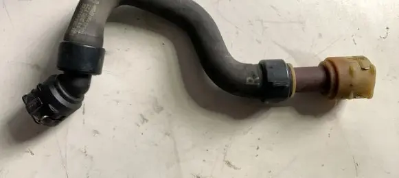 Opel Zafira C Engine coolant pipe/hose 13396725